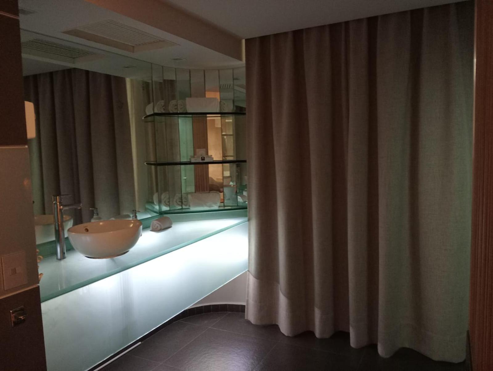 Ramada By Wyndham Mexico City Santa Fe Zewnętrze zdjęcie