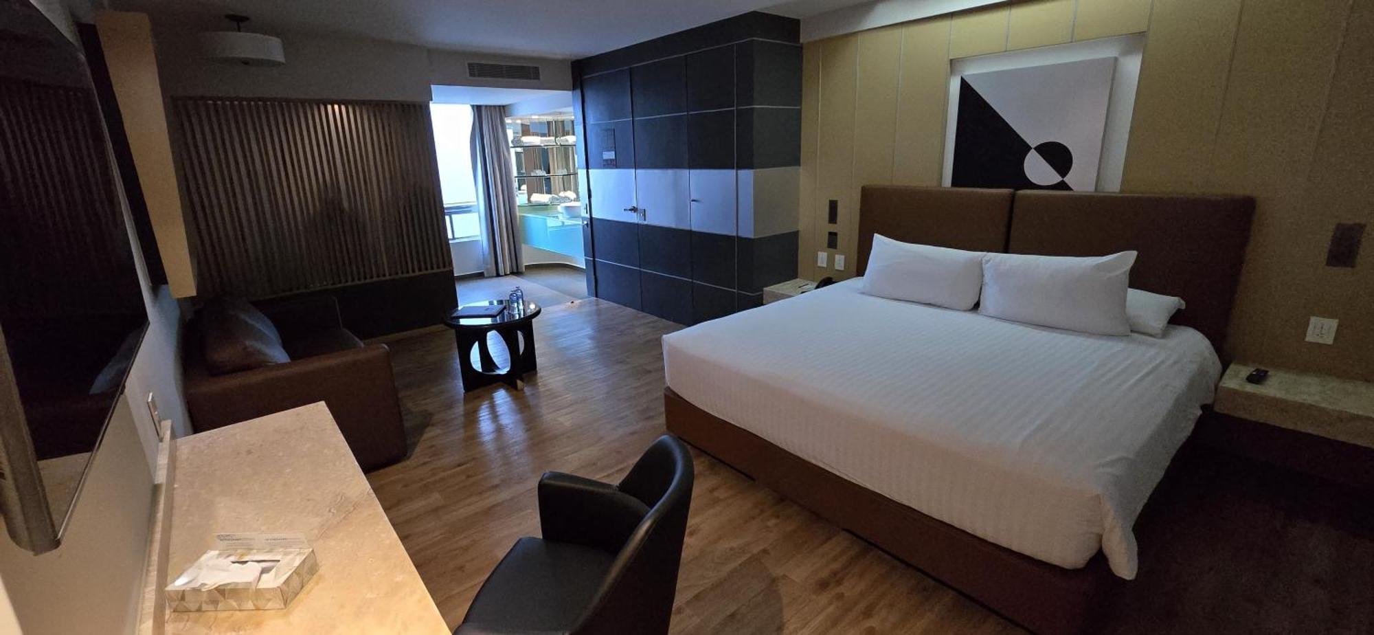 Ramada By Wyndham Mexico City Santa Fe Zewnętrze zdjęcie