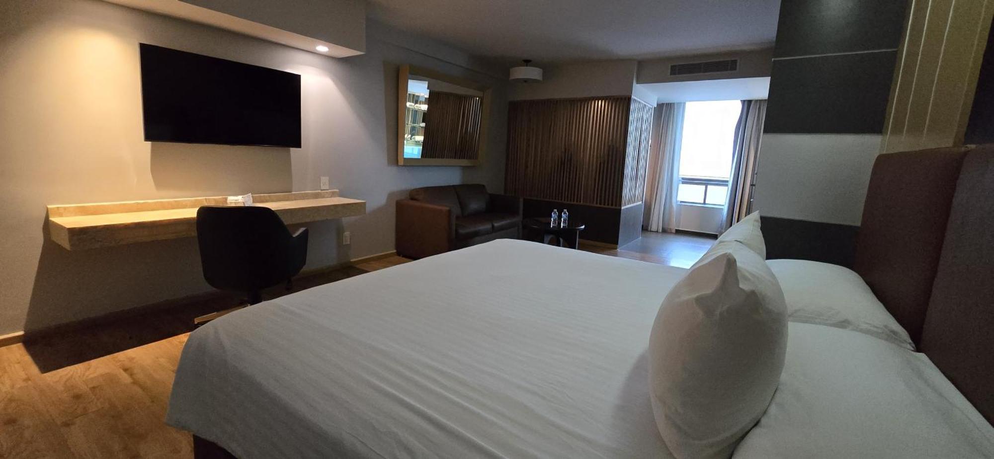 Ramada By Wyndham Mexico City Santa Fe Zewnętrze zdjęcie