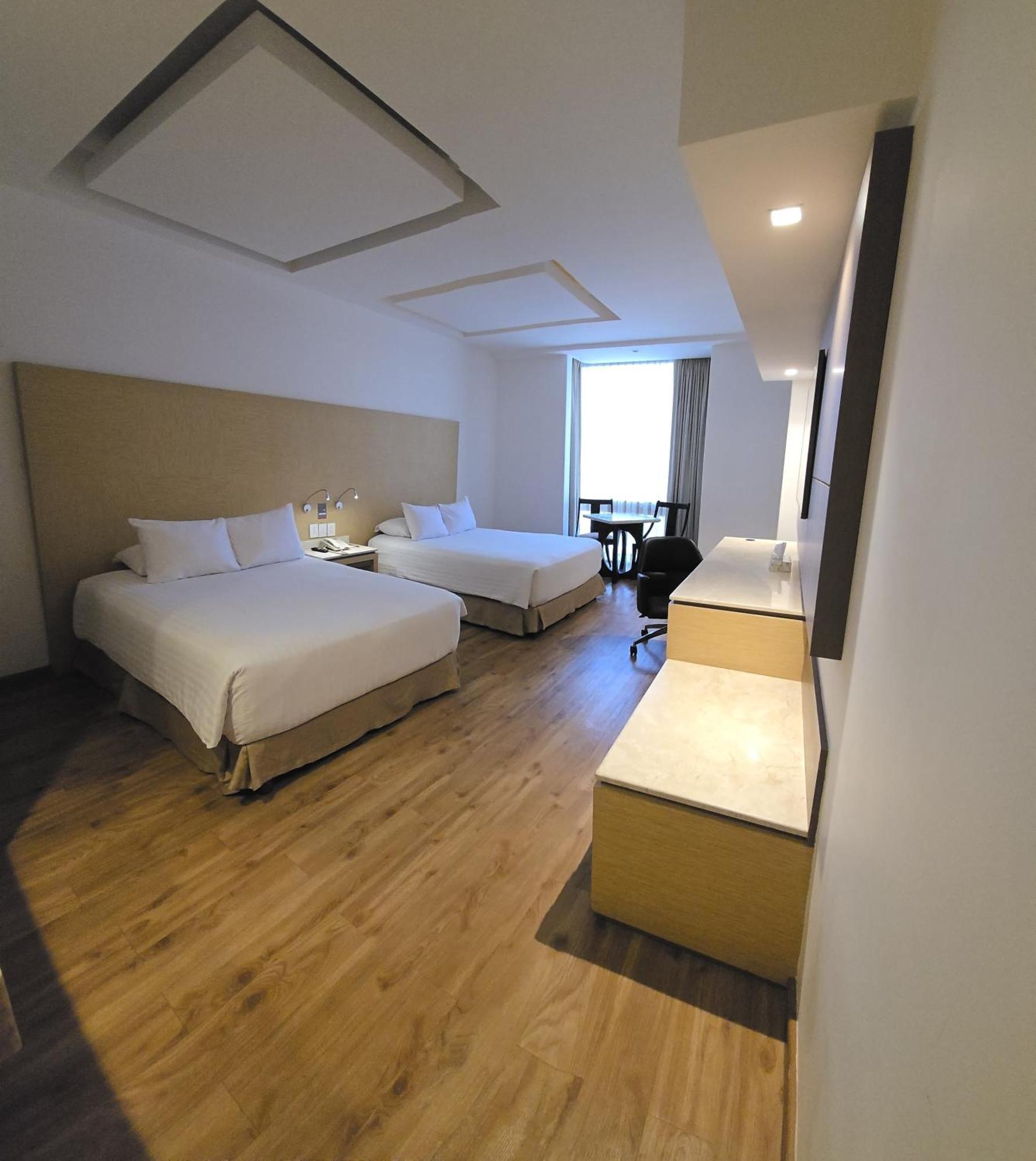 Ramada By Wyndham Mexico City Santa Fe Zewnętrze zdjęcie