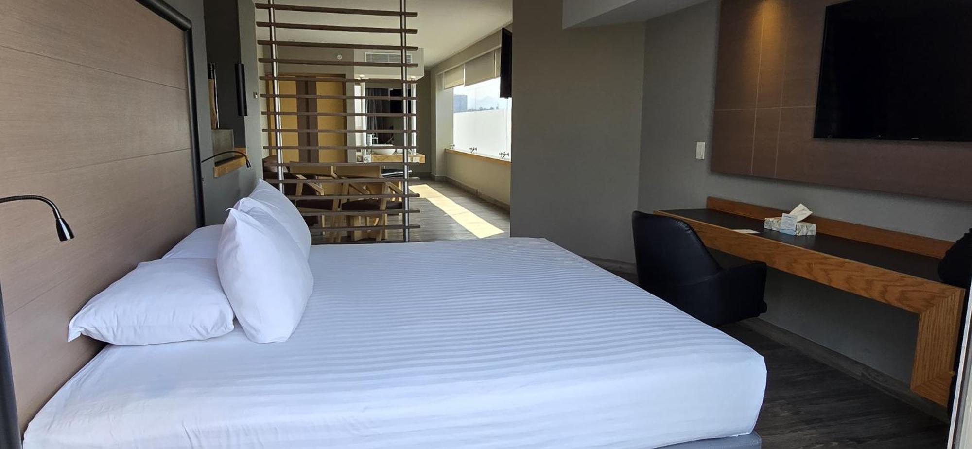 Ramada By Wyndham Mexico City Santa Fe Zewnętrze zdjęcie