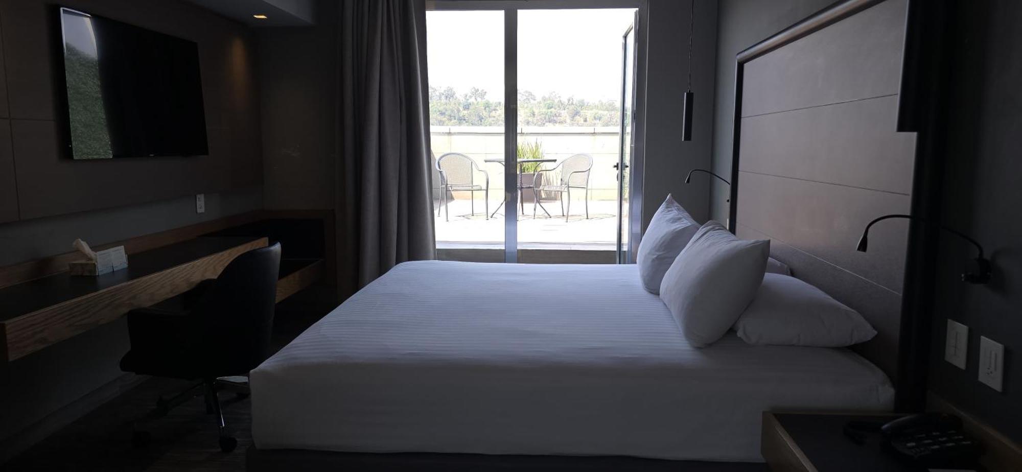 Ramada By Wyndham Mexico City Santa Fe Zewnętrze zdjęcie