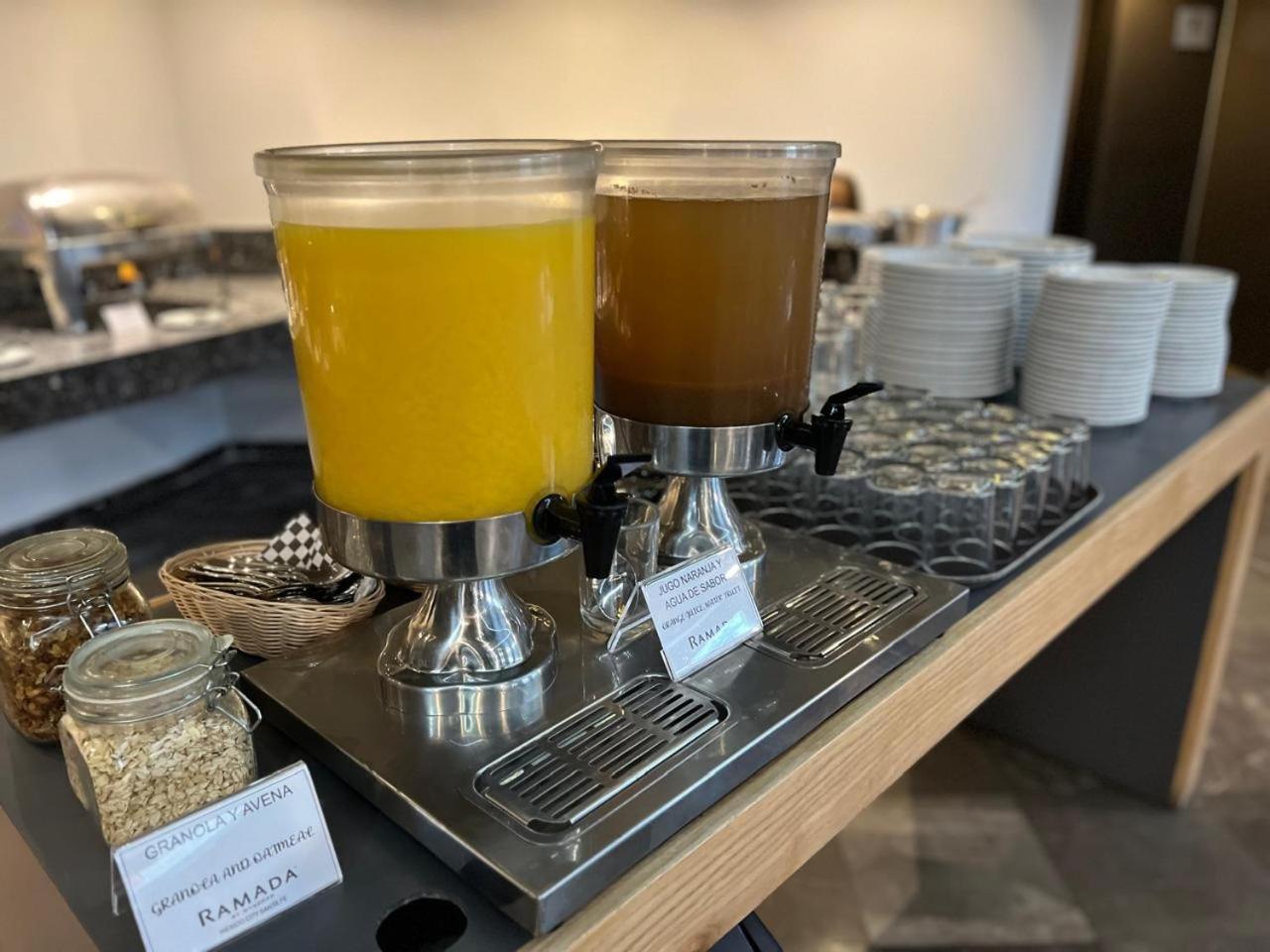 Ramada By Wyndham Mexico City Santa Fe Zewnętrze zdjęcie