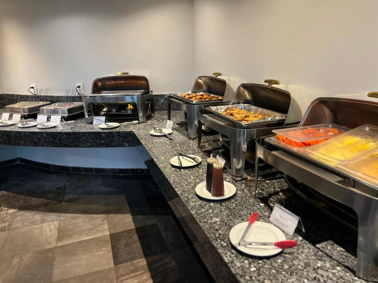 Ramada By Wyndham Mexico City Santa Fe Zewnętrze zdjęcie